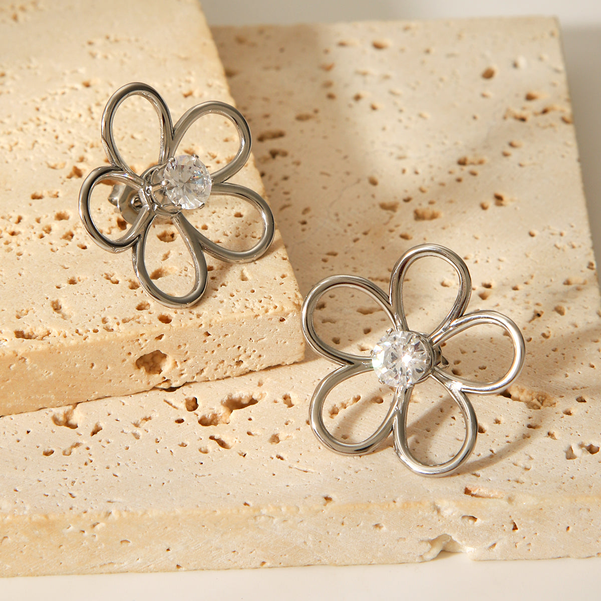 ORECCHINI FLOWERS IN ARGENTO ACCIAIO INOX 304