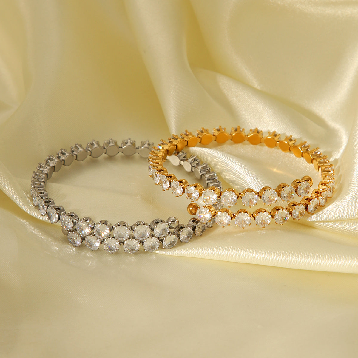 BRACCIALE SPIRALE IN ORO CON ZIRCONI IN ACCIAIO INOX 304