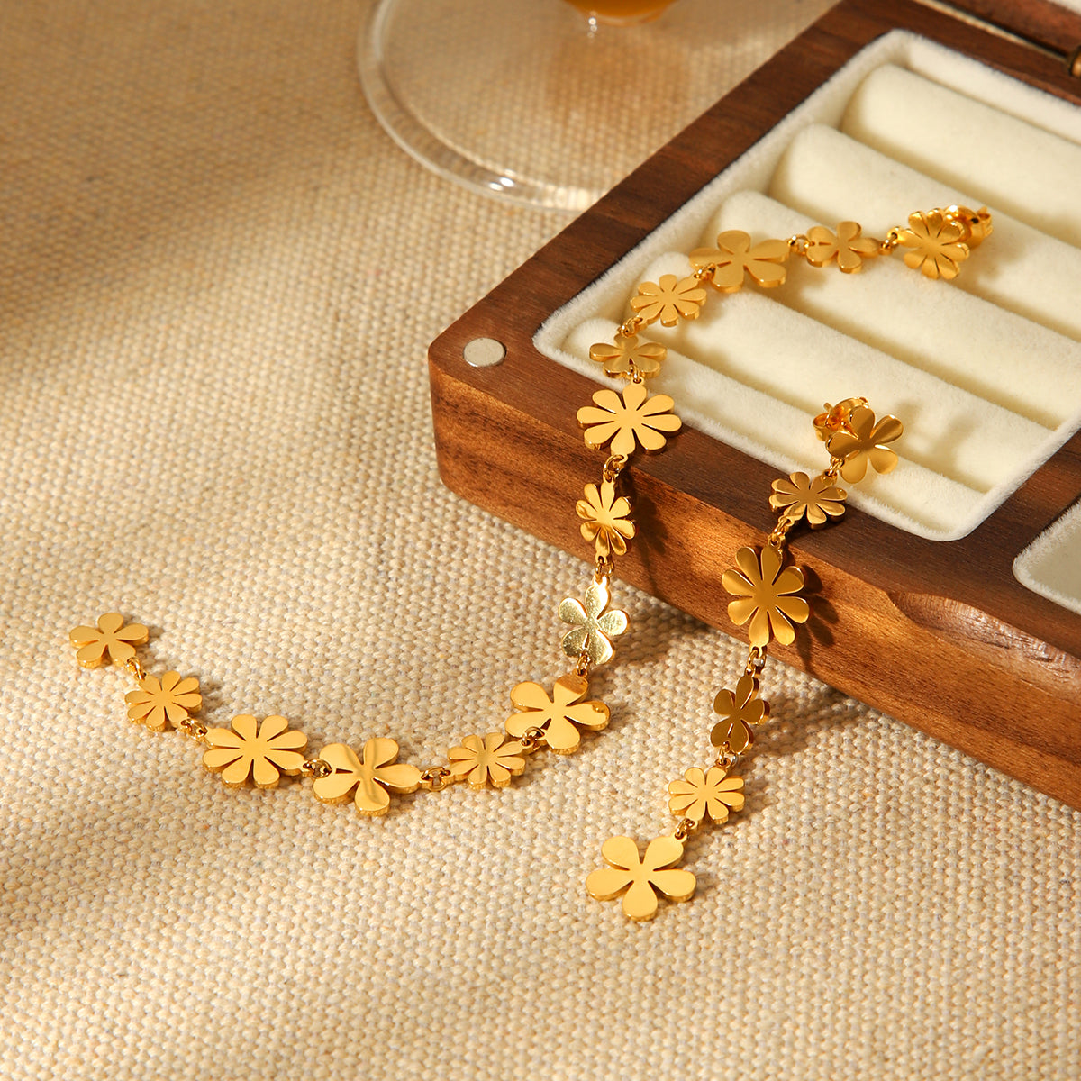 ORECCHINI  FIORELLINI PENDENTI ORO A FIORI IN ACCIAIO INOX 304