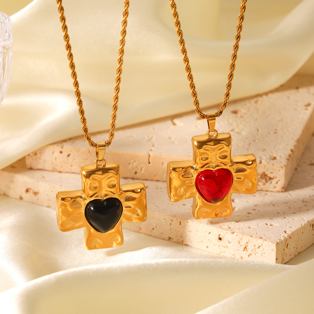 COLLANA SACRO CUORE IN ORO CON PIETRA CUORE ROSSA ACCIAIO INOX 304 REGOLABILE