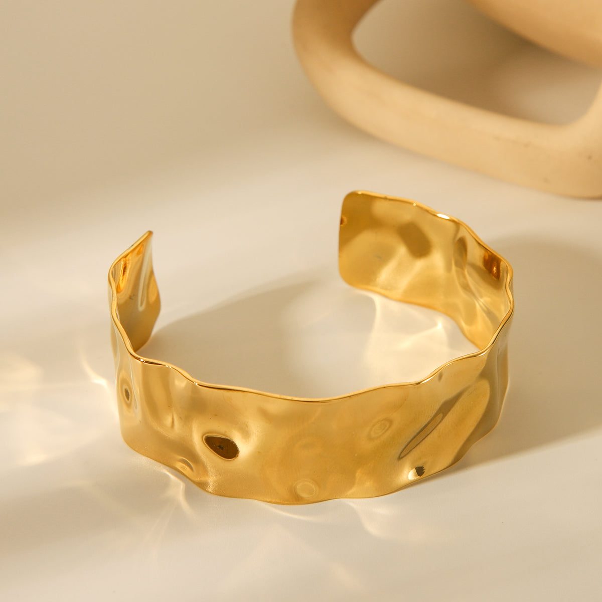 BRACCIALE EGIZIO IN ORO MARTELLATO ACCIAO INOX 304