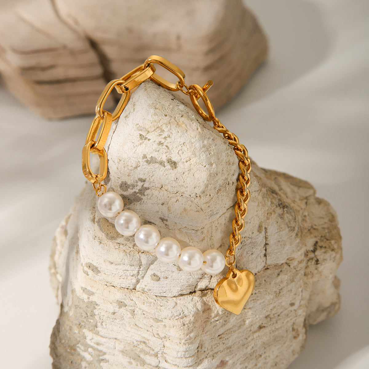 BRACCIALE PERLA CON CIONDOLO A CUORE IN OROR  ACCIAIO INOX 304 MIS.19 CM