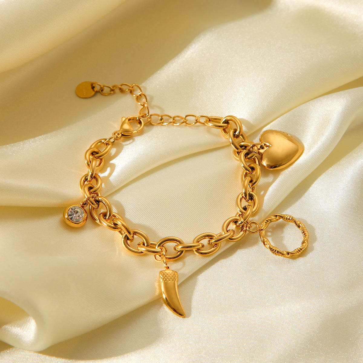 BRACCIALE FANTASY CON CIONDOLI IN OROR ACCIAIO INOX 304 REGOLABILE