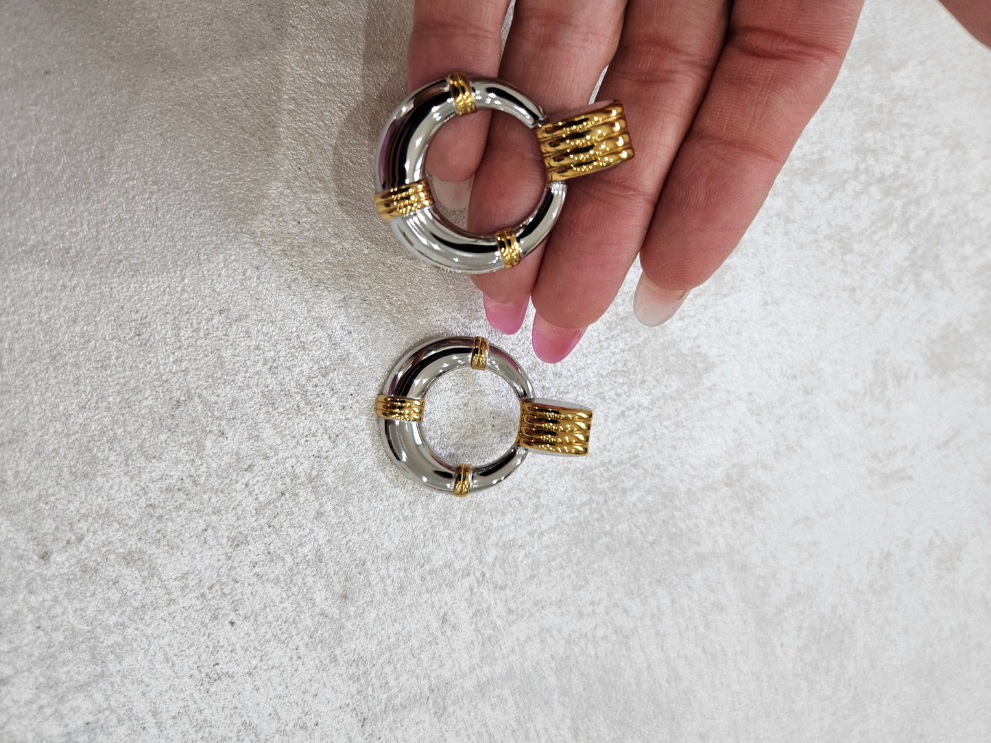 Orecchini bicolore in acciaio inox
