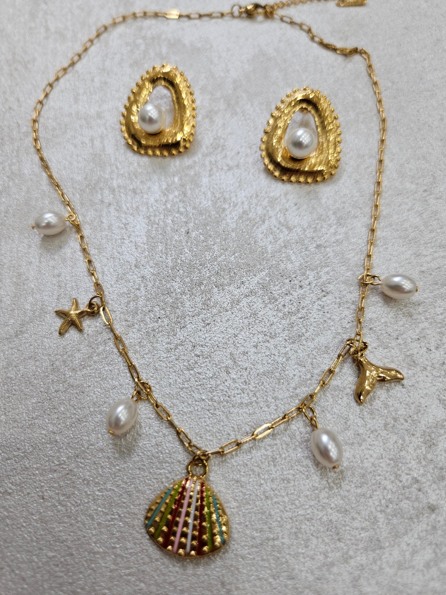 Completo collana con orecchini perle e charm in acciaio inox