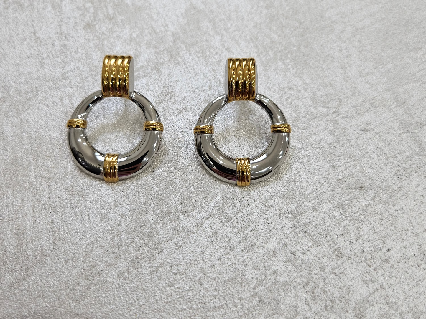 Orecchini bicolore in acciaio inox