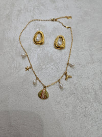 Completo collana con orecchini perle e charm in acciaio inox